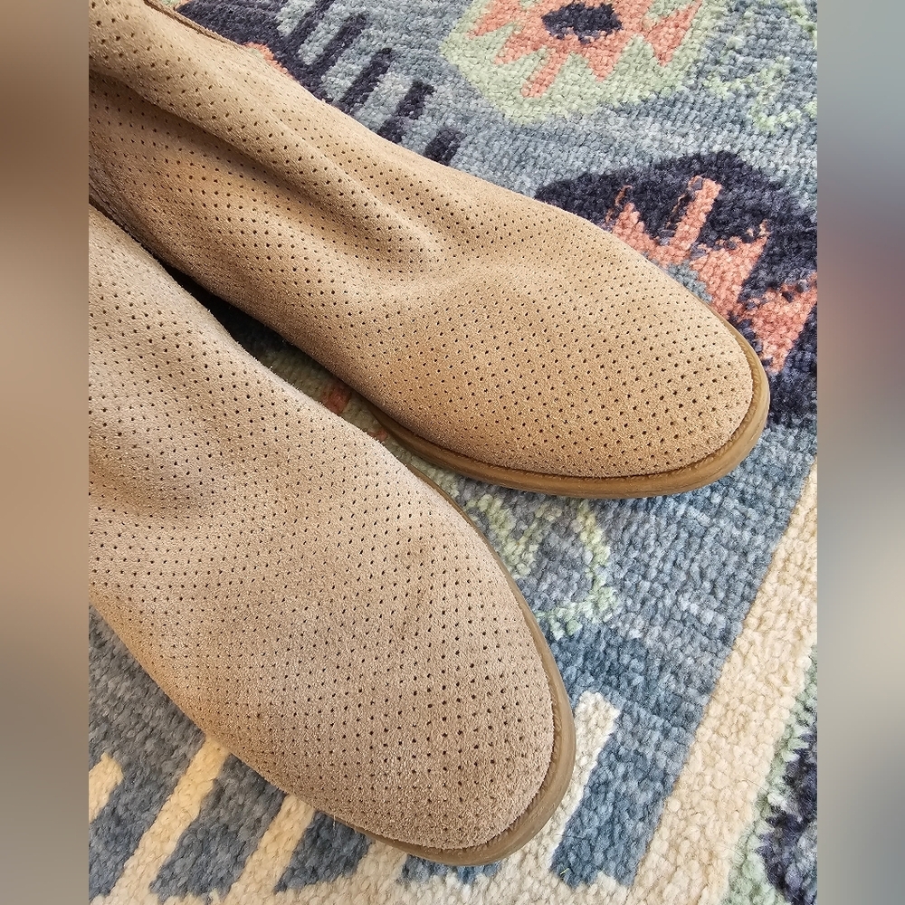 Dolce Vita •Size 8• Tan Perforated Tivan Ankle Boot Festival Boho Almond Toe - Picture 4 of 10